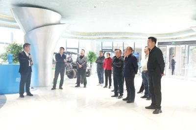新疆生产建设兵团第五师副师长、双河市副市长李奎一行莅临禾大科技参观考察